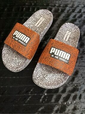 Puma Leadcat 20 Mr Doodle “Wavy Doodles” Graphic Slide Sandals 8 EUC